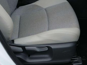 Toyota Yaris 1.5 Hybrid Excel 5dr CVT