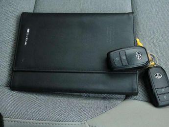 Toyota Yaris 1.5 Hybrid Excel 5dr CVT