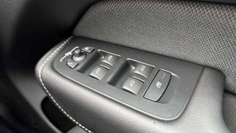 Volvo XC60 2.0 B5P R DESIGN 5dr Geartronic