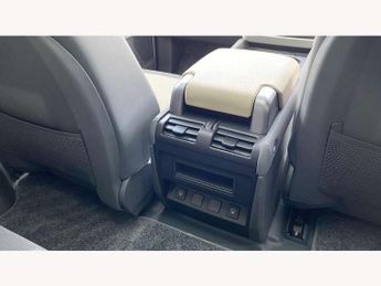 Land Rover Defender 3.0 D250 X-Dynamic SE 90 3dr Auto