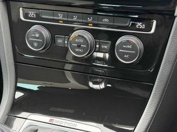 Volkswagen Golf Estate 2.0 TSI R 5dr DSG