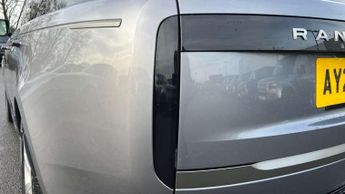 Land Rover Range Rover 3.0 D300 SE 4dr Auto