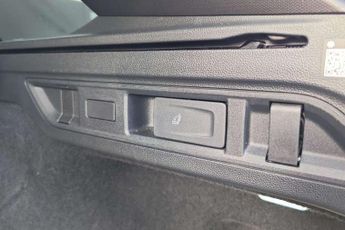 Volkswagen Passat Estate 1.5 eTSI R-Line 5dr DSG