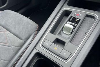 SEAT Leon 1.5 eTSI 150 FR Black Edition 5dr DSG [DAP]