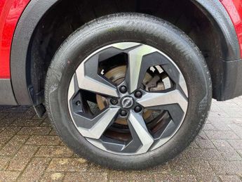 Nissan Qashqai 1.3 DiG-T MH N-Connecta 5dr