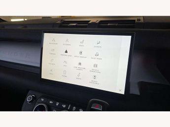 Land Rover Defender 3.0 D250 X-Dynamic SE 110 5dr Auto
