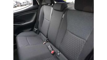 Toyota Yaris 1.5 Hybrid Design 5dr CVT