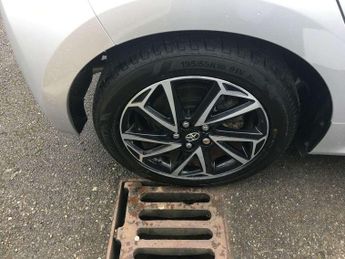 Toyota Yaris 1.5 Hybrid Design 5dr CVT
