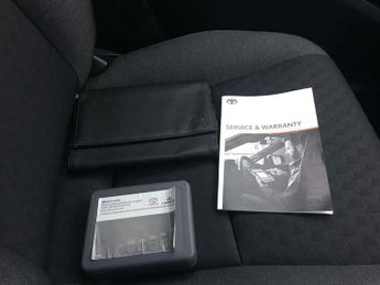 Toyota Yaris 1.5 Hybrid Design 5dr CVT