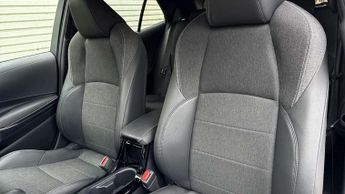 Toyota Corolla 1.8 Hybrid Design 5dr CVT