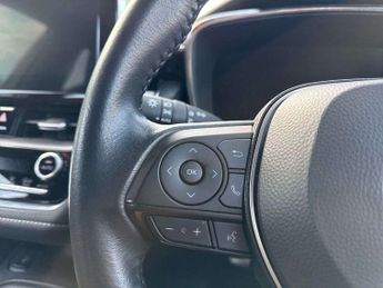 Toyota Corolla Touring Sport 2.0 VVT-i Hybrid Icon Tech 5dr CVT