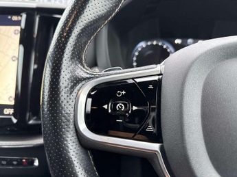 Volvo XC60 2.0 D5 PowerPulse R DESIGN 5dr AWD Geartronic