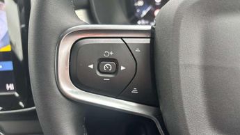 Volvo XC40 1.5 T3 [163] Momentum 5dr Geartronic