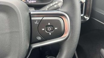 Volvo XC40 1.5 T3 [163] Momentum 5dr Geartronic