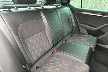 Skoda Superb 1.4 TSI iV Sport Line Plus DSG 5dr