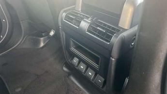 Land Rover Defender 2.0 D240 SE 110 5dr Auto