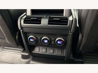 Land Rover Defender 3.0 D300 X-Dynamic SE 110 5dr Auto [7 Seat]