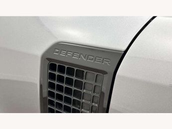 Land Rover Defender 3.0 D300 X-Dynamic SE 110 5dr Auto [7 Seat]
