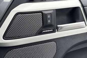 Land Rover Defender 3.0 D300 X-Dynamic SE 110 5dr Auto [7 Seat]