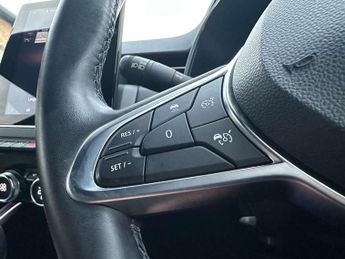 Renault Clio 1.6 E-TECH Hybrid 140 Lutecia SE 5dr Auto