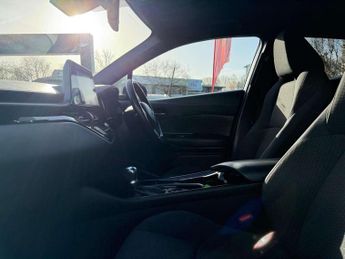 Toyota C-HR 1.8 Hybrid Dynamic 5dr CVT