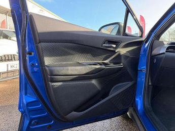 Toyota C-HR 1.8 Hybrid Dynamic 5dr CVT