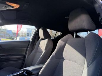 Toyota C-HR 1.8 Hybrid Dynamic 5dr CVT