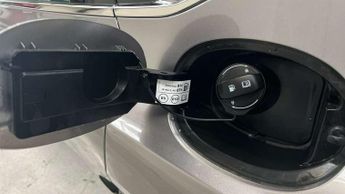 Genesis G80 2.5T Luxury Line 4dr Auto RWD