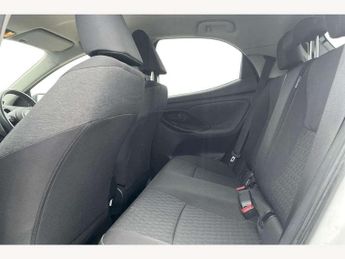 Toyota Yaris 1.5 Hybrid Design 5dr CVT