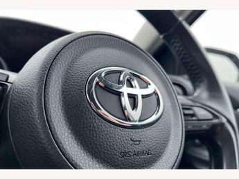 Toyota Yaris 1.5 Hybrid Design 5dr CVT