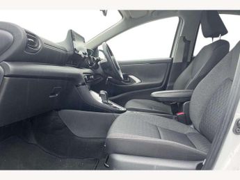Toyota Yaris 1.5 Hybrid Design 5dr CVT
