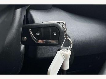 Toyota Yaris 1.5 Hybrid Design 5dr CVT