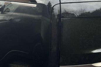 Land Rover Range Rover 3.0 D300 HSE 4dr Auto