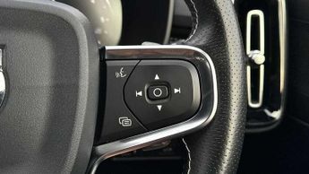 Volvo XC40 2.0 D4 [190] R DESIGN 5dr AWD Geartronic