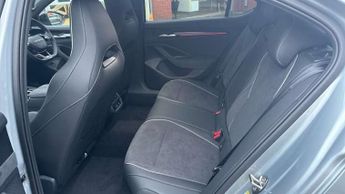 Skoda Superb 2.0 TDI Sportline 5dr DSG