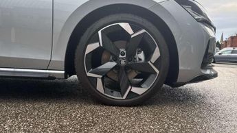 Skoda Superb 2.0 TDI Sportline 5dr DSG