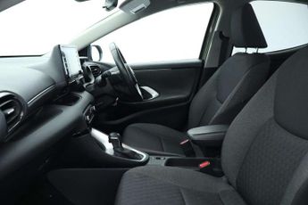 Toyota Yaris 1.5 Hybrid Design 5dr CVT