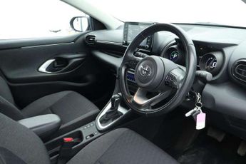Toyota Yaris 1.5 Hybrid Design 5dr CVT