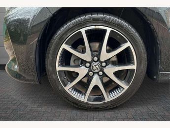 Toyota Yaris 1.5 Hybrid Dynamic 5dr CVT