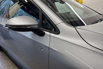 Volkswagen Golf 1.5 eTSI 150 R-Line 5dr DSG