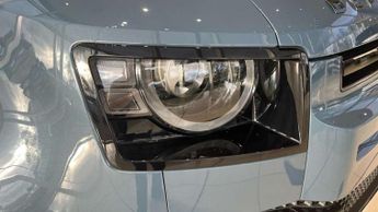 Land Rover Defender 3.0 D250 X-Dynamic SE 90 3dr Auto