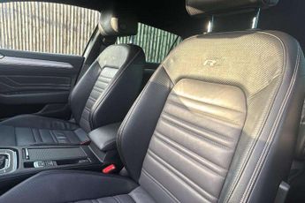 Volkswagen Passat Estate 2.0 TDI EVO SCR R-Line 5dr DSG