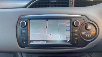 Toyota Yaris 1.5 Hybrid Design 5dr CVT