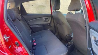 Toyota Yaris 1.5 Hybrid Design 5dr CVT