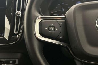 Volvo XC40 1.5 T3 [163] Momentum 5dr Geartronic