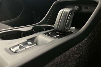 Volvo XC40 1.5 T3 [163] Momentum 5dr Geartronic