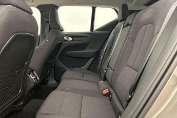 Volvo XC40 1.5 T3 [163] Momentum 5dr Geartronic