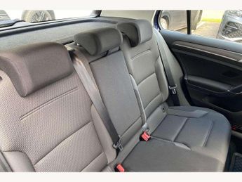 Volkswagen e-Golf 99kW e-Golf 35kWh 5dr Auto