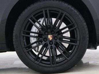 Porsche Macan Turbo 5dr PDK