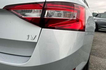 Skoda Superb Estate 1.4 TSI iV SE Technology DSG 5dr